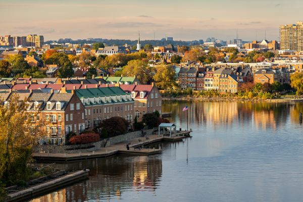 Modern townhomes in the historic city of Alexandria and the waterfront property along the Potomac River in northern Virginia